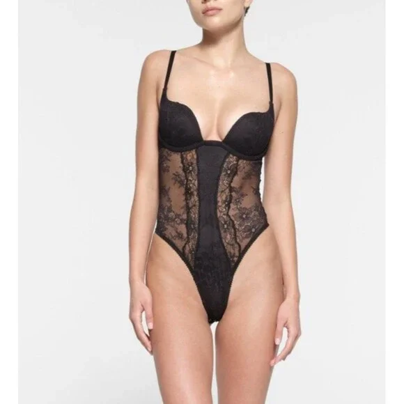 SKIMS Kim Kardashian Ultra Fine Lace XS Onyx NWT